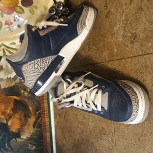 Air Jordan 3 Retro sneakers